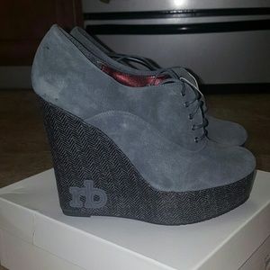 Lace up wedge ankle boots